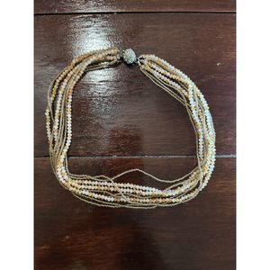 Beaded necklace with magnetic clasp